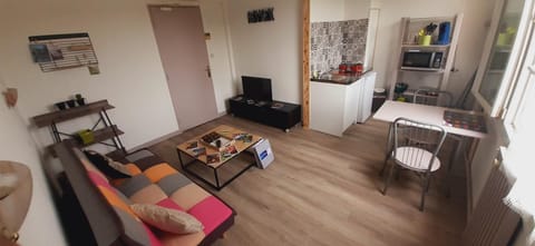 TV and multimedia, Living room, Dining area