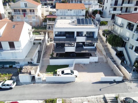 Property building, Day, Neighbourhood, Bird's eye view, Street view, Location, Parking