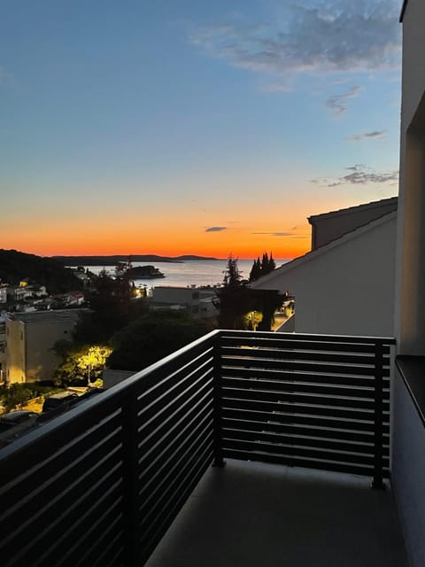 Natural landscape, View (from property/room), Balcony/Terrace, Sea view, Sunset