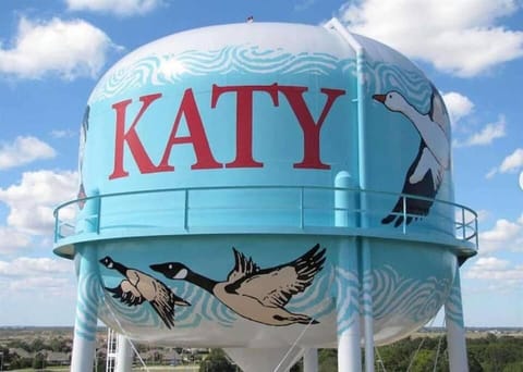 New decorated Guest Suite unit C close to Katy Mills Apartment in Katy