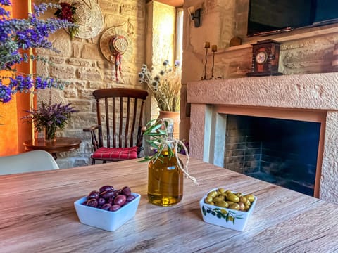 Dining area, Food