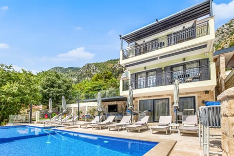 Property building, Swimming pool