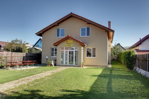 Property building, Facade/entrance, Garden