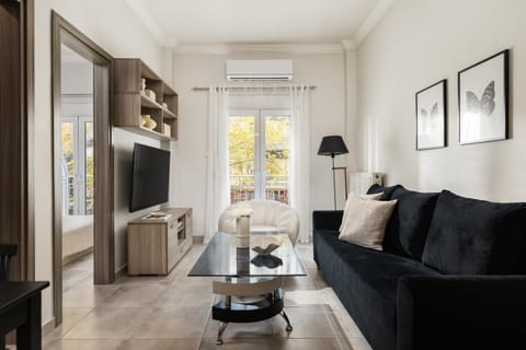TV and multimedia, Living room, Seating area, air conditioner