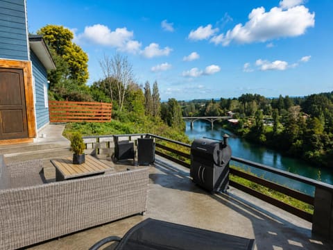 Patio, Natural landscape, View (from property/room), Balcony/Terrace, River view