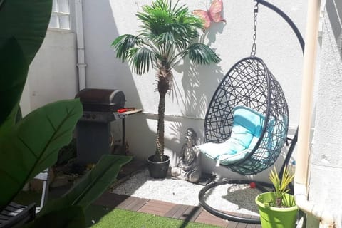 Patio, BBQ facilities