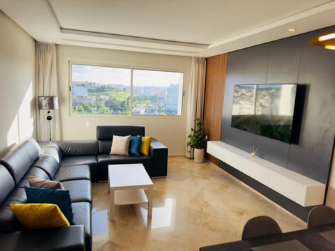 TV and multimedia, Living room, Seating area, Evening entertainment