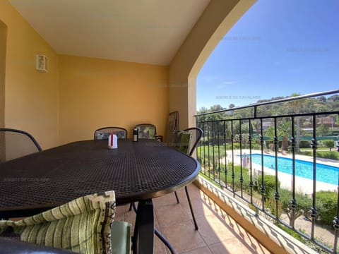 Location 3 chambres avec piscine, tennis et garage - Clim, Terrasse et Proche Plage - FR-1-100-279 Apartment in Cavalaire-sur-Mer