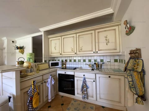 Location 3 chambres avec piscine, tennis et garage - Clim, Terrasse et Proche Plage - FR-1-100-279 Apartment in Cavalaire-sur-Mer