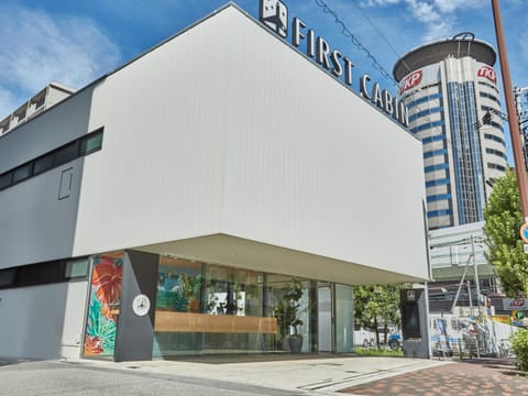 Property building, Day