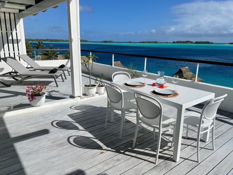 Patio, Natural landscape, View (from property/room), Balcony/Terrace, Dining area, Sea view, Meals, sunbed