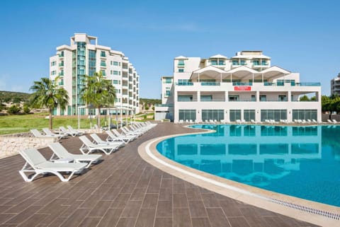 Property building, Swimming pool