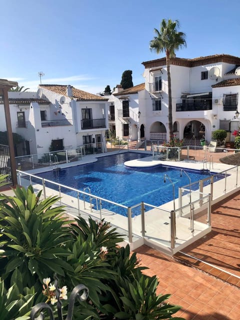 Swimming pool, Location
