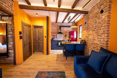 Kitchen or kitchenette, Photo of the whole room, Seating area