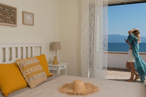 View (from property/room), Balcony/Terrace, Bedroom, Sea view