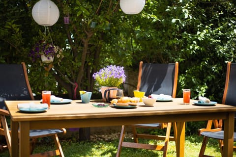 Garden, Dining area