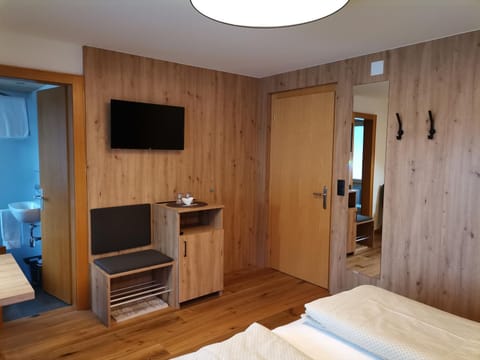 TV and multimedia, Photo of the whole room