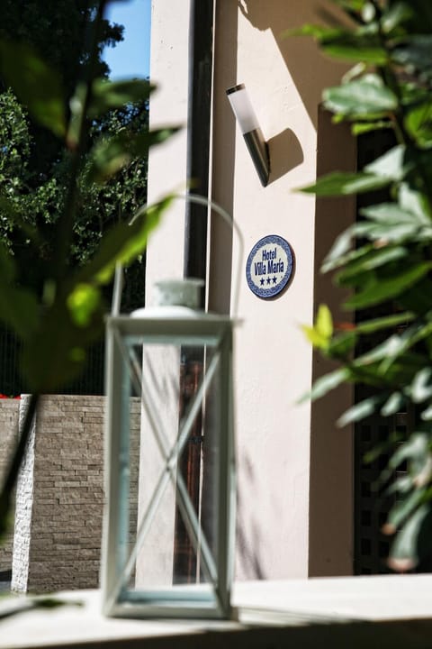 Day, Property logo or sign