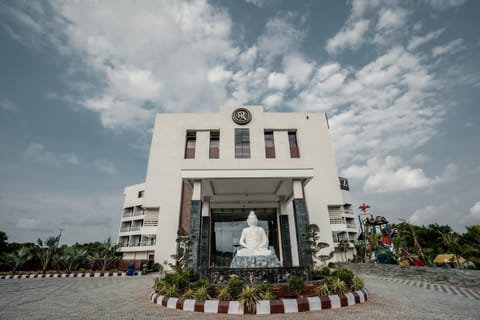 Property building, Facade/entrance