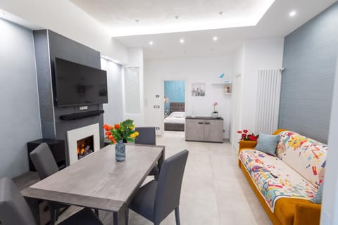 Living room, Dining area