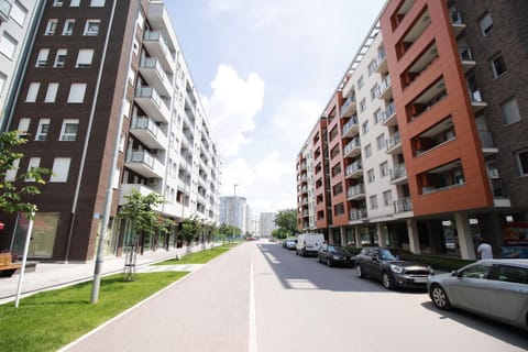 Neighbourhood, Street view