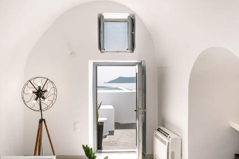 Anemos Family Suites Apartment in Thera