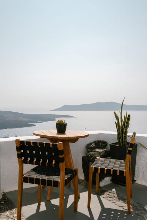 Anemos Family Suites Apartment in Thera