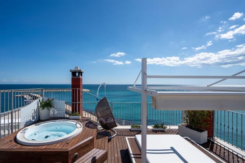 Hot Tub, Solarium, Sea view