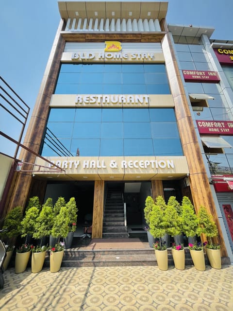 Property building, Facade/entrance