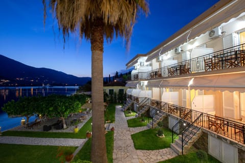 Property building, Garden, Garden view, Sea view