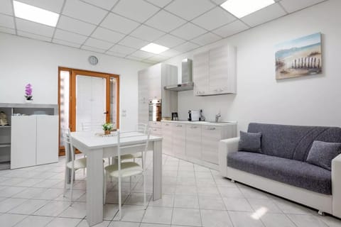 Kitchen or kitchenette, Living room, Seating area, pet friendly