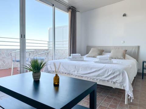 Bed, Balcony/Terrace, Photo of the whole room, Bedroom