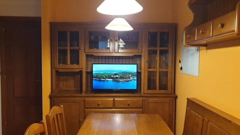 Dining area, kitchen