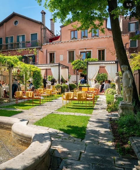 Property building, Spring, Day, Natural landscape, Garden, Garden view