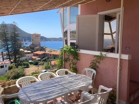 Vetrata sul mare Apartment in Tuscany