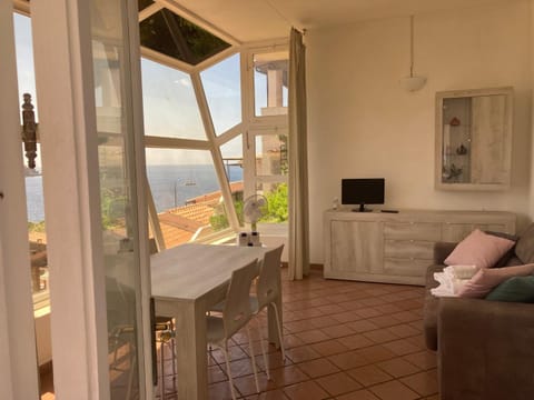 Vetrata sul mare Apartment in Tuscany