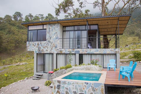 Facade/entrance, Day, Natural landscape, Hot Tub, Balcony/Terrace, Mountain view