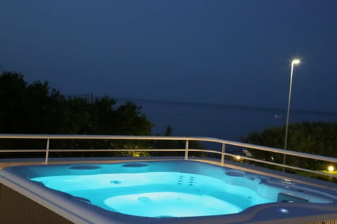 Hot Tub, Open Air Bath