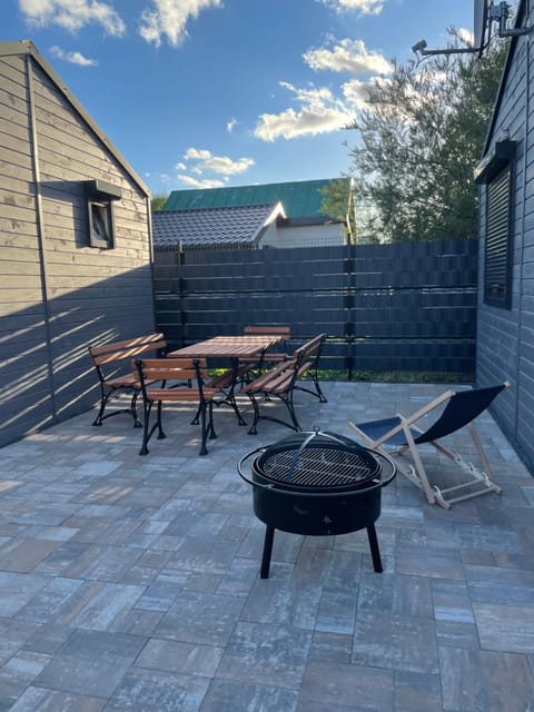 Domki Letniskowe Zacisze Łeba House in Leba