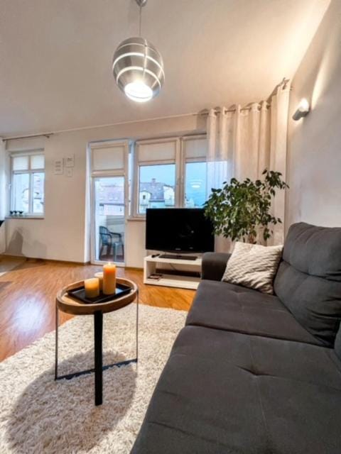 Communal lounge/ TV room, TV and multimedia, Living room, Seating area