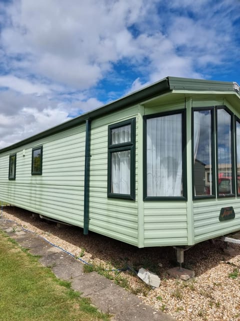 Summerlands, Ingoldmells 8 berth caravan Campground/ 
RV Resort in Skegness