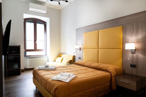 TV and multimedia, Photo of the whole room, Bedroom, air conditioner