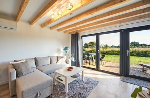 Garden, Living room, Seating area