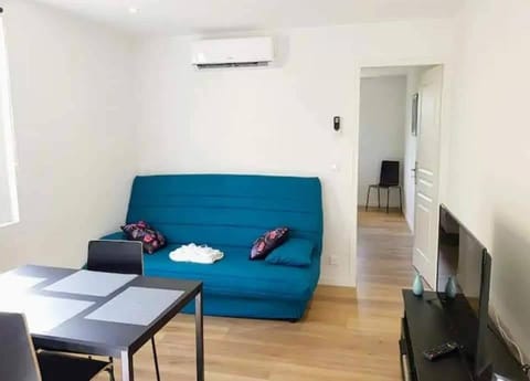 Appartement climatisé Golfe-Juan plage Apartment in Antibes