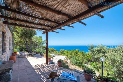 Villa Juliette con vista spettacolare ridosso del mare House in Sardinia