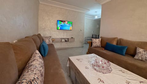 TV and multimedia, Living room, Seating area, internet