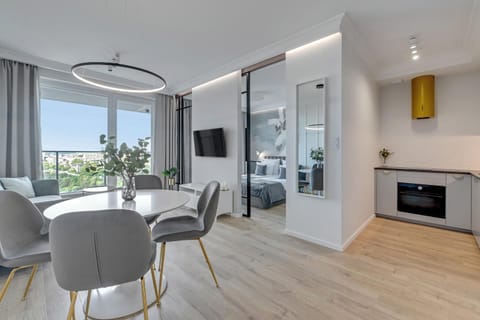 TV and multimedia, View (from property/room), Kitchen or kitchenette, Living room