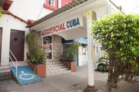 Facade/entrance
