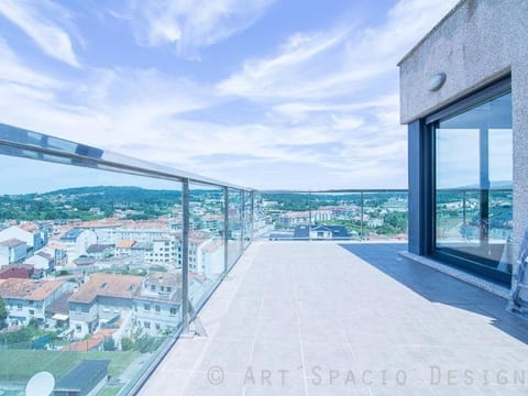 Balcony/Terrace, City view