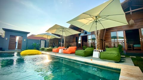 Swimming pool, Swimming pool